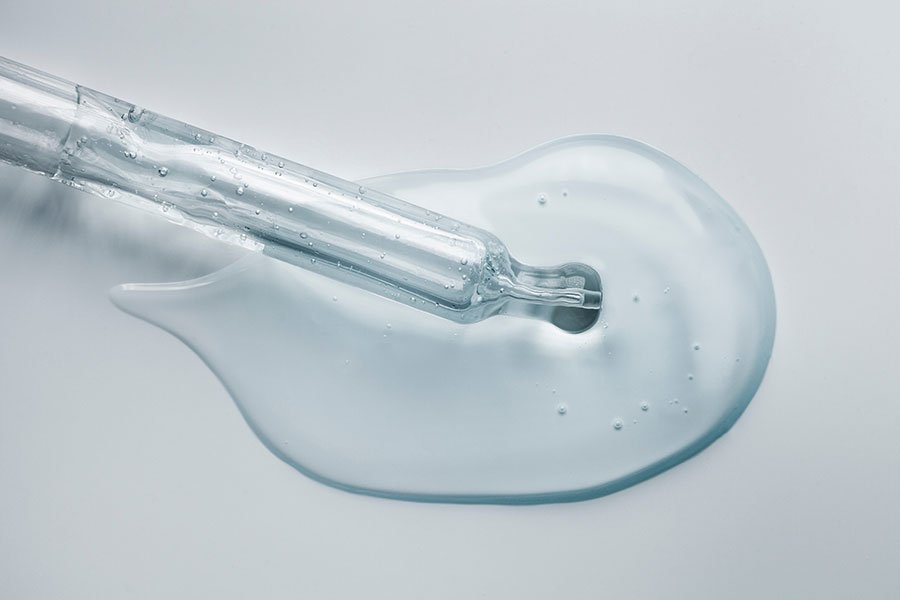 Focus sur les silicones dans les produits capillaires